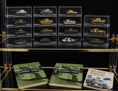 Lot 426 - A collection of fifteen military tank models,...