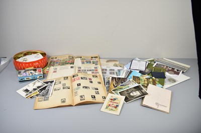 Lot 293 - A group of stamps loose and in albums to...