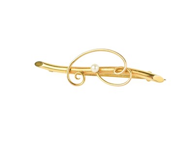 Lot 111 - A 15ct gold and pearl sweetheart brooch in the...