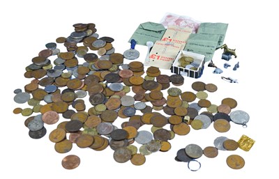 Lot 55 - A group of GB and worldwide coinage to include...