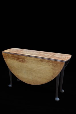 Lot 486 - A 18th century Cuban mahogany drop leaf table,...