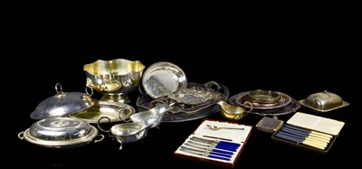 Lot 85 - A group of silver plated items to include a...