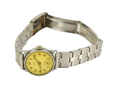 Lot 285 - A military issued Buren Superior wristwatch,...