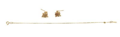 Lot 108 - A pair of yellow metal chain link earrings,...