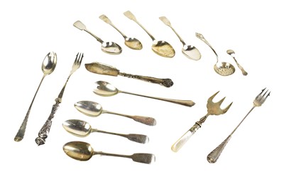 Lot 361 - A group of silver to include a silver handled...