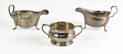 Lot 342 - An Edwardian silver sauce boat in the Georgian...