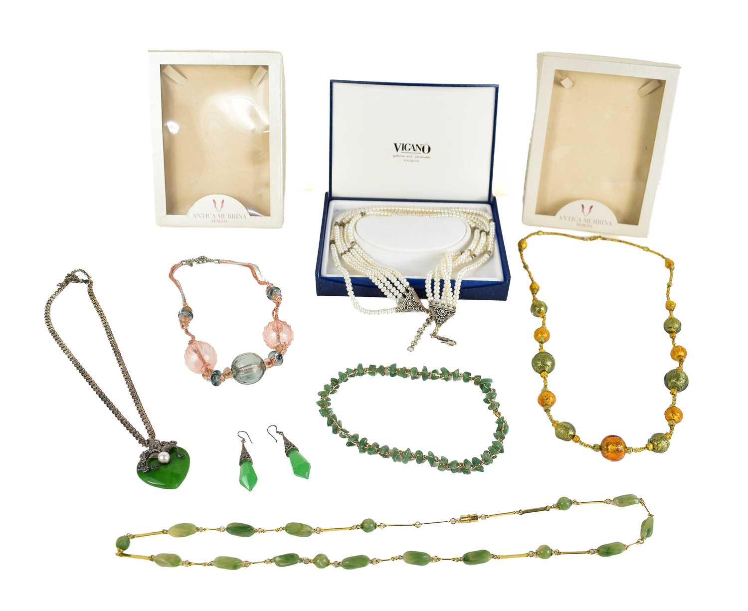 Lot 25 - A group of jewellery to include a silver and...