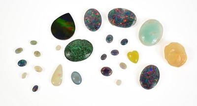 Lot 29 - A selection of gemstones to include opal...