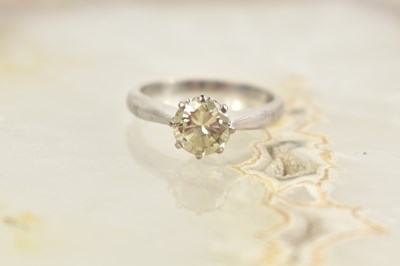 Lot 248 - An 18ct white gold diamond solitaire ring,...