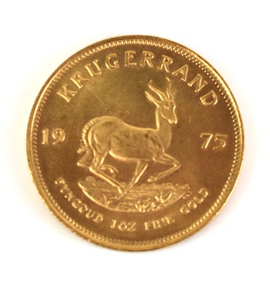 Lot 387 - A South Africa fine 1oz gold krugerrand dated...