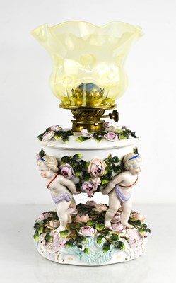 Lot 39 - An early 20th century Sitzendorf decorative...