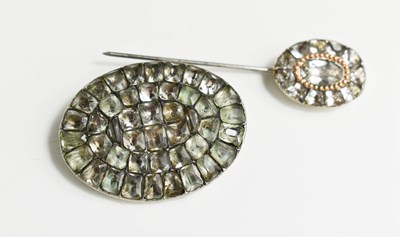 Lot 35 - A Georgian silver and gemset oval brooch, 4cm...