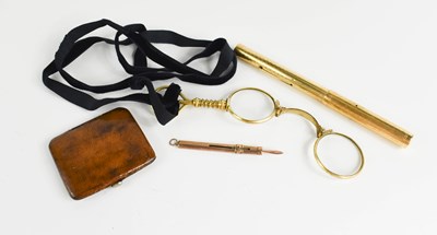 Lot 106 - A group of collectables to include gold plated...