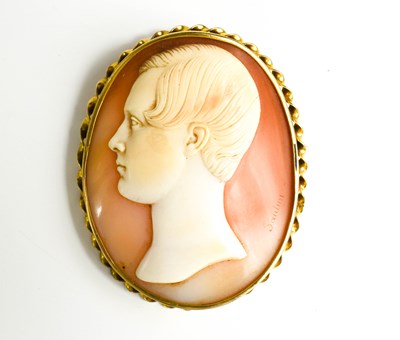 Lot 95 - A 19th century cameo brooch signed Saulini F,...