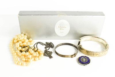 Lot 212 - A group of silver jewellery to include two...
