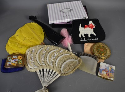 Lot 175 - A group of ladies accessories, comprising a...