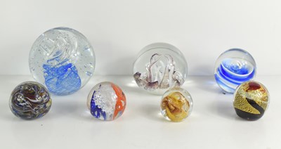 Lot 199 - A Selkirk glass paperweight together with...