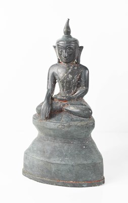 Lot 10 - A bronze statue of the Buddha in Bhumisparsha...